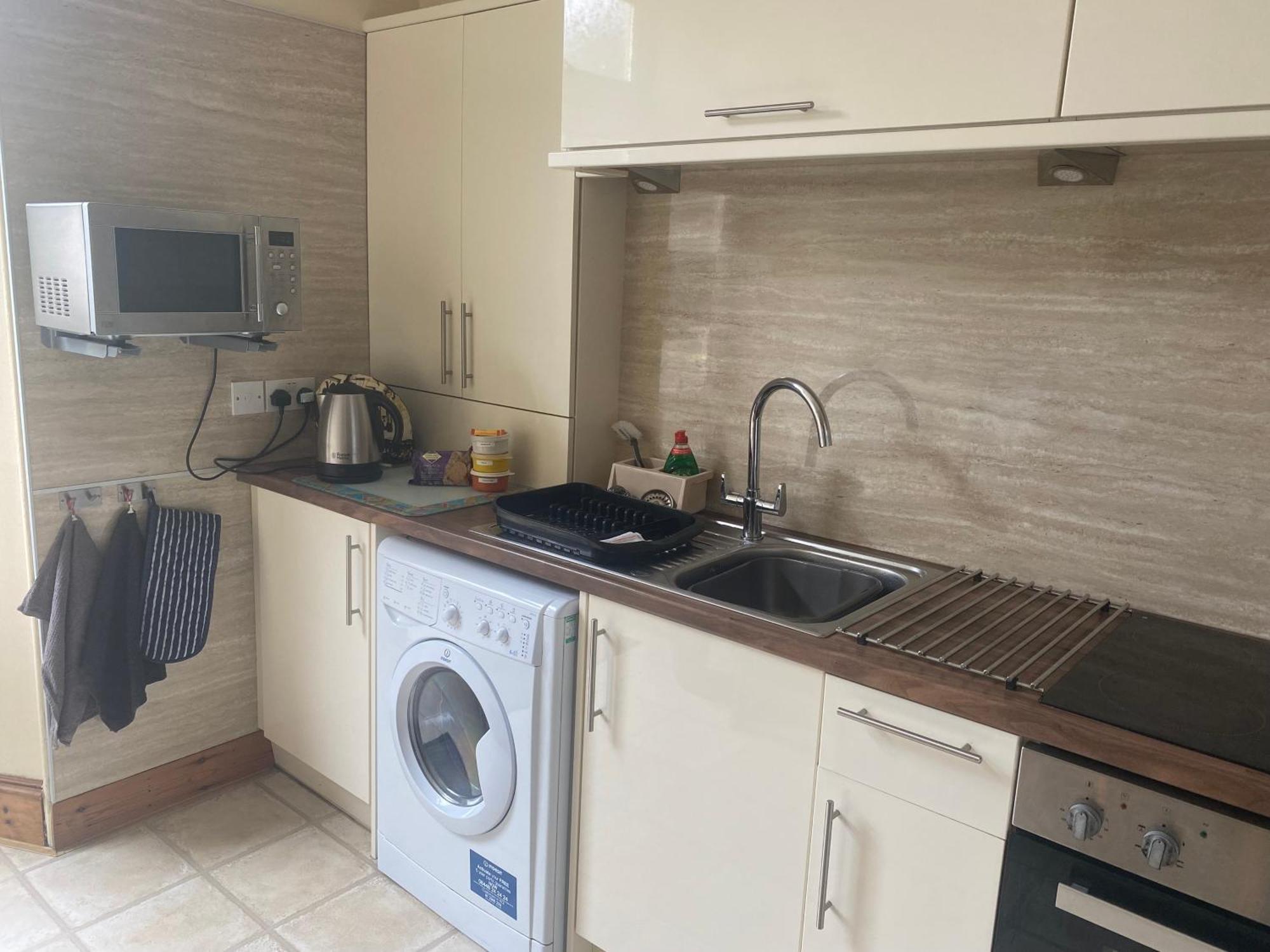 2 Bedroom, Self Contained, Upper Flat, Cults أبردين المظهر الخارجي الصورة